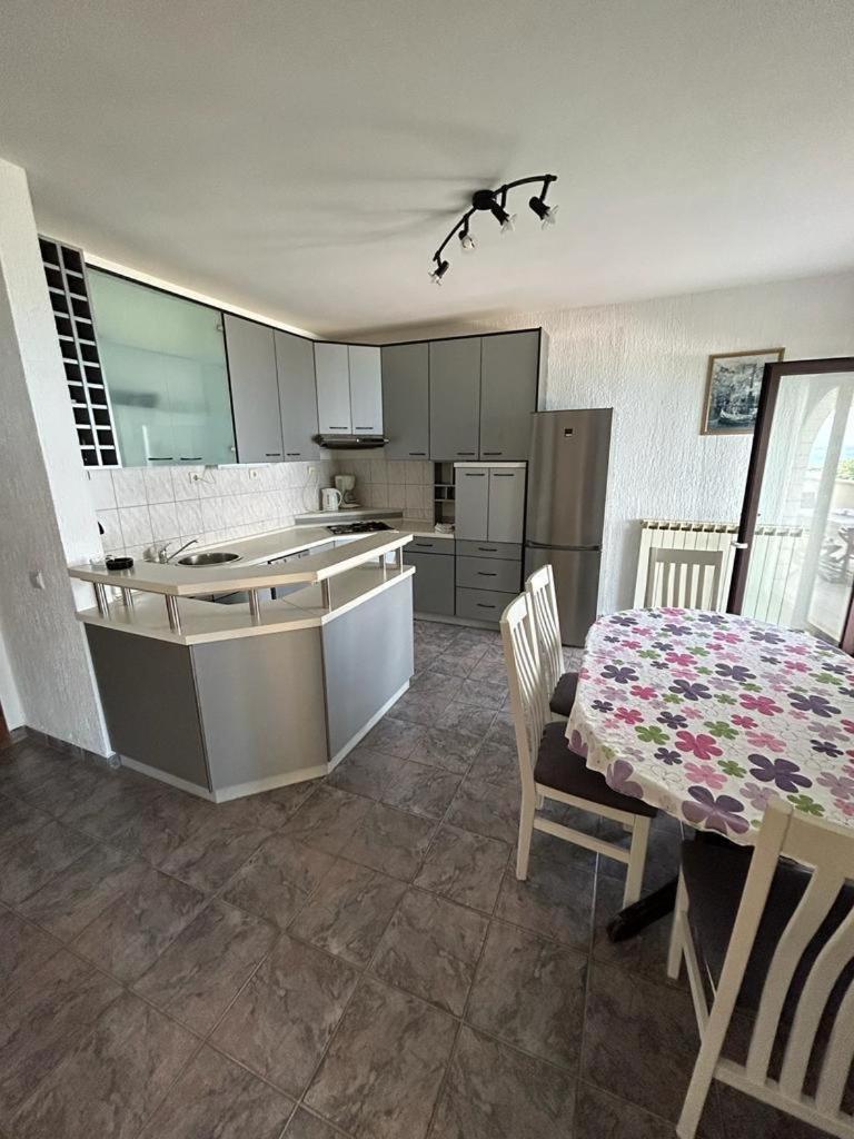 Apartments By The Sea Slatine, Ciovo - 1128 Dış mekan fotoğraf